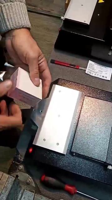 Упаковка коробки на TS-200