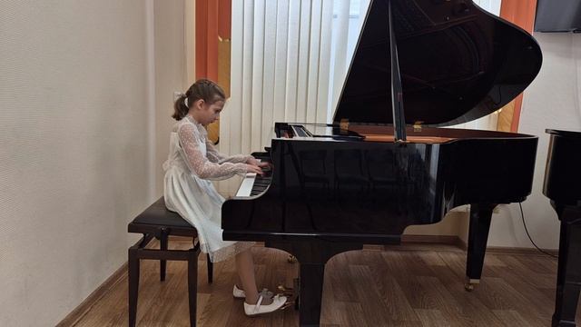 Пичугина Есения, 10 лет //  А. Лешгорн  Этюд соч.136, №10