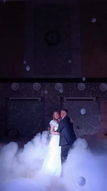 тяжелый дым и воздушные шары