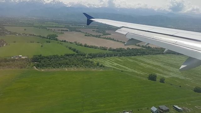 Посадка в аэропорт Алматы вид на горы - Landing To ALA Mountain View