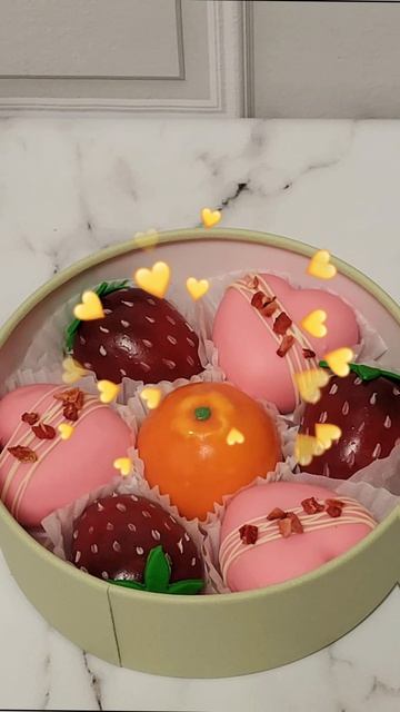 Пирожные картошка, птичка и муссовые.