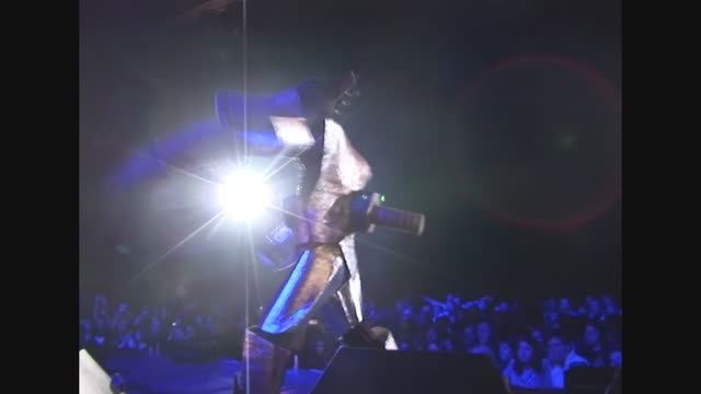 ПИКНИК целует будто наказывает, нет такого закона пока 