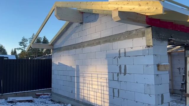 Устройство кровли, покрытие металлочерепица на гараже из газобетона 200 м.кв. 04.11.2024