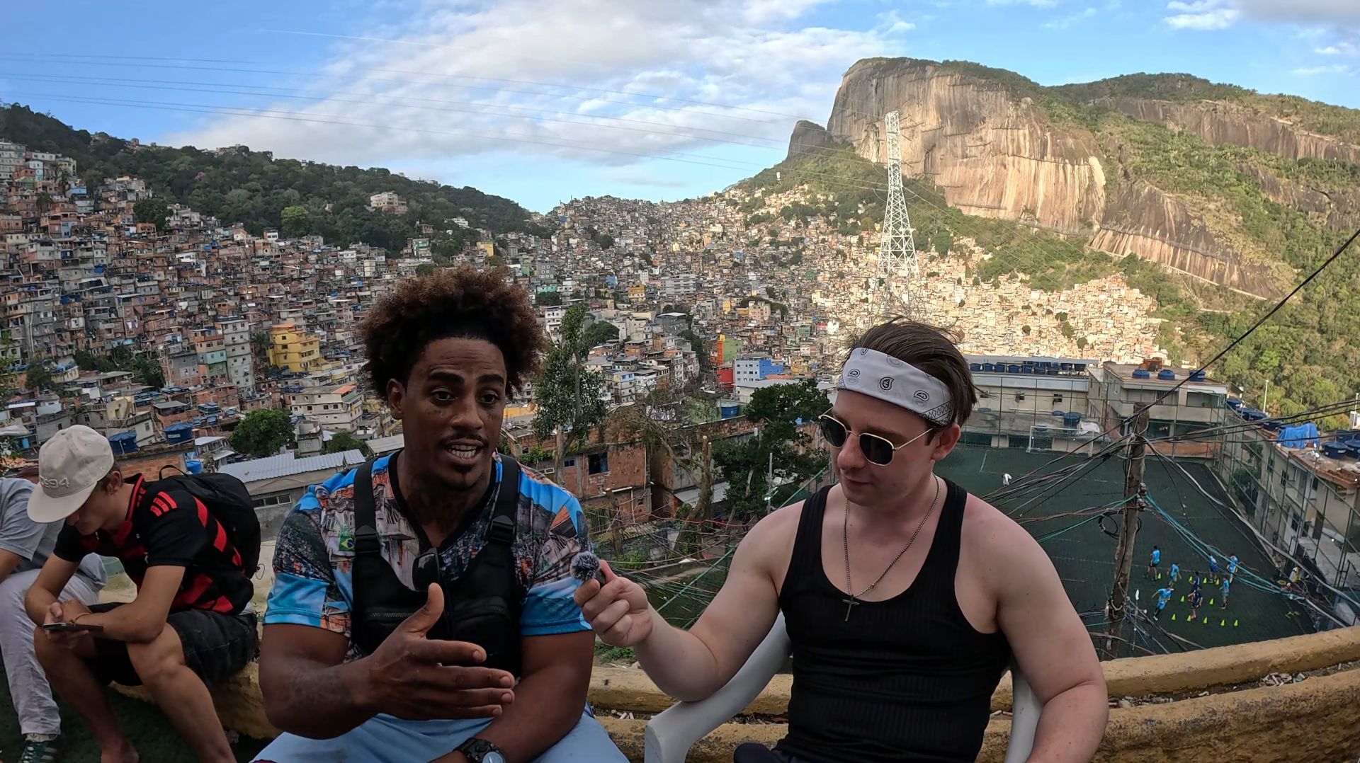 🇧🇷 Интервью с Виттором из фавелы: бедность, криминал и надежда на выход