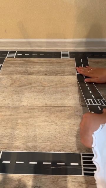 Скотч дорога со знаками 72 мм х 50 м