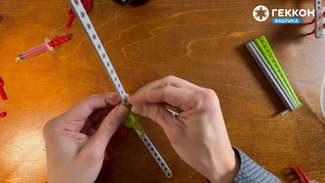 Сборка гидравлического манипулятора из набора LiveTronic 3D 308