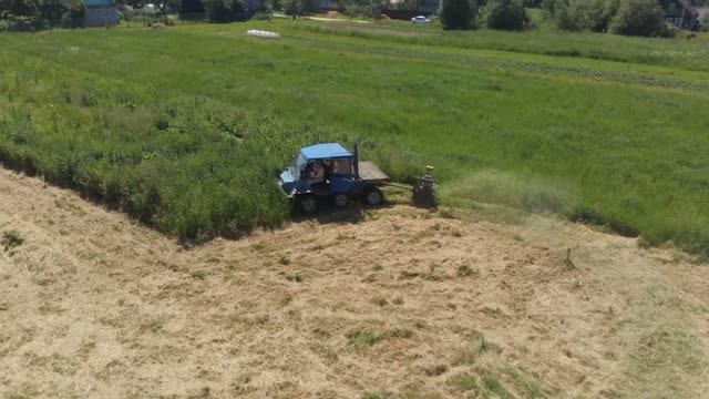 Мульчер-то сначала не был самоходным: его таскала Ангара