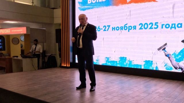 Выступление Запира Акаева на выставке материалов КНАУФ