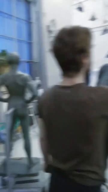 С меня слепили скульптуру. 
#арт #творчество #натурщик #ню