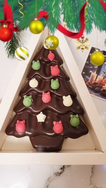 ёлка из шоколада и суфле.