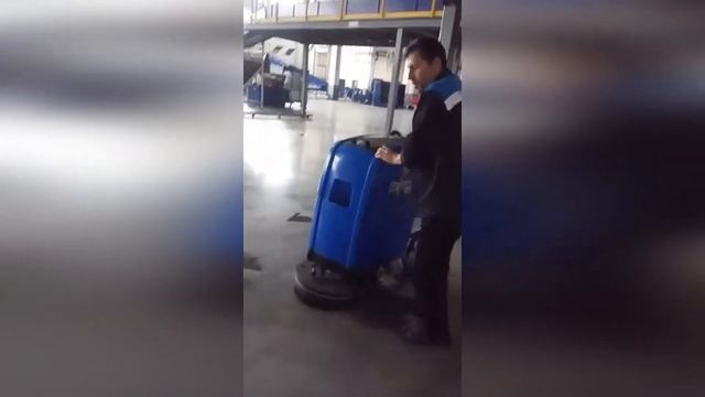 Метлана М50 поломоечная машина в сортировочном центре Почты России в г. Краснодар