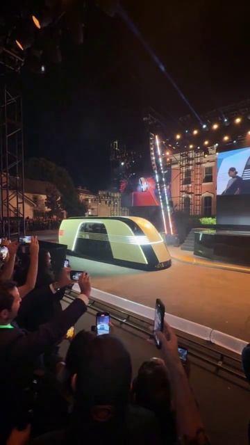 Новая Tesla Robovan