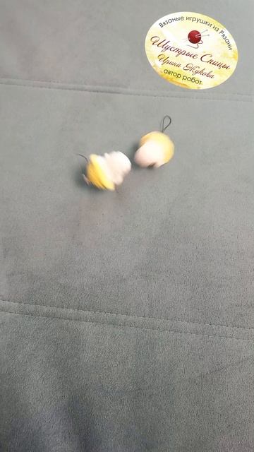 вязаный брелок грибочек 🍄. связан гриб из плюшевой пряжи с люрексом, высота 6 см. вяжу быстро! 👍