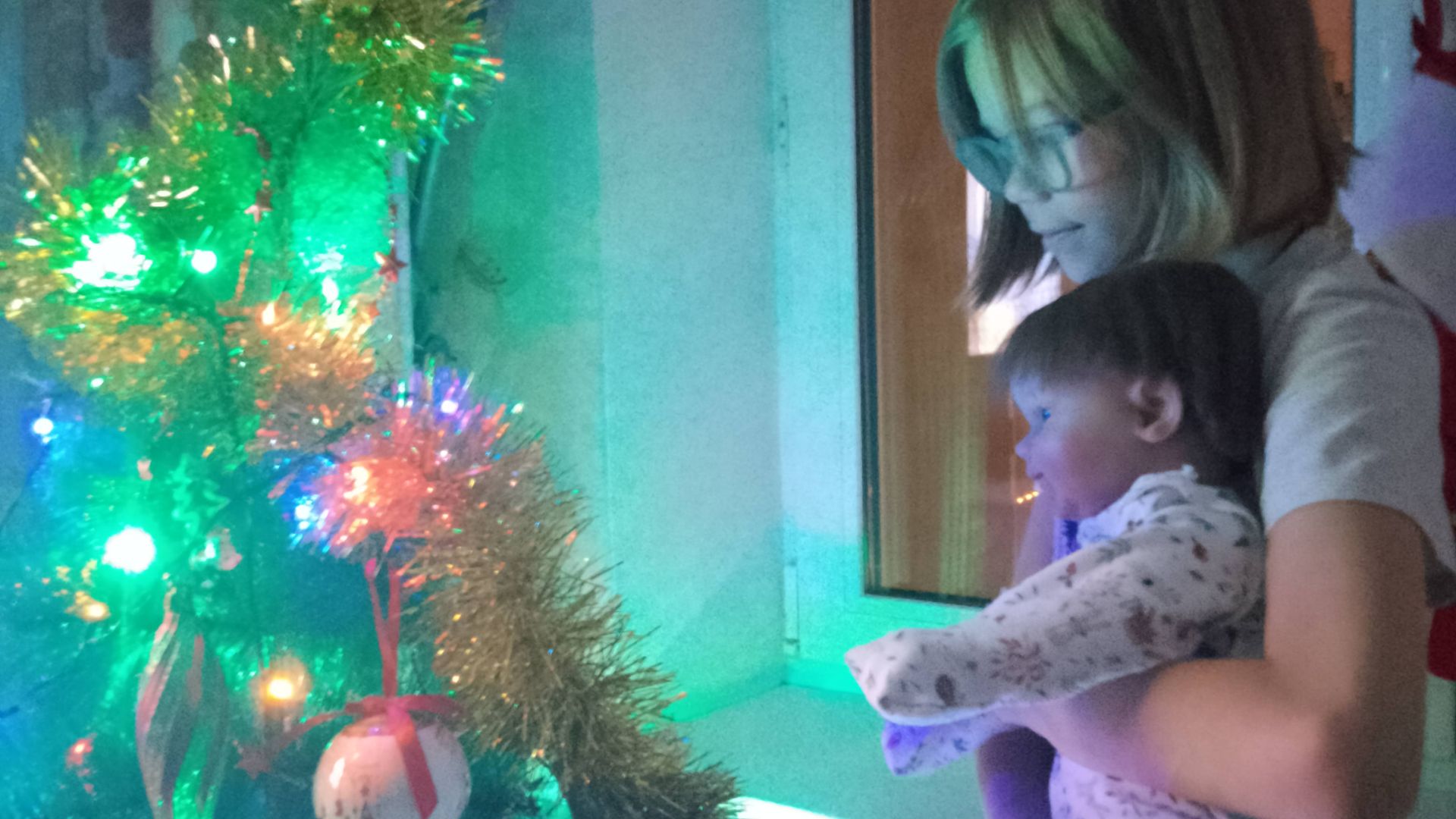 украшаем ёлку и мою комнату❄️🌲