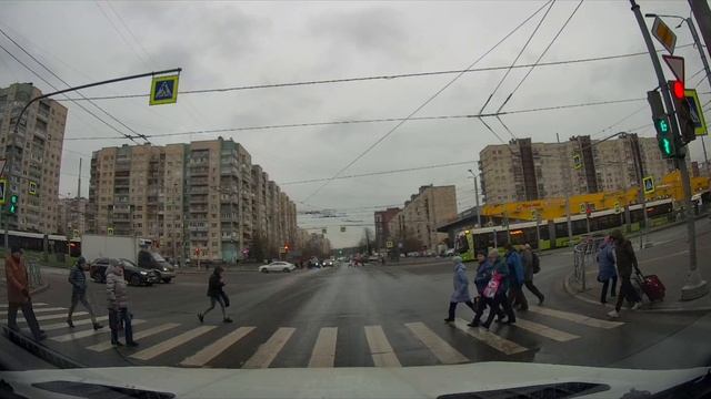 реакция прохожих на подготовленный внедорожник