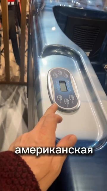 Компактный спа бассейн джакузи для улицы на 3 места Delfi Spa Naxus