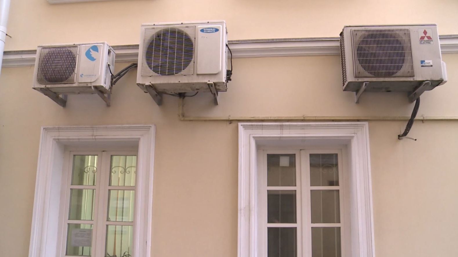 Кондиционеры должны быть убраны с фасадов ярославских исторических зданий