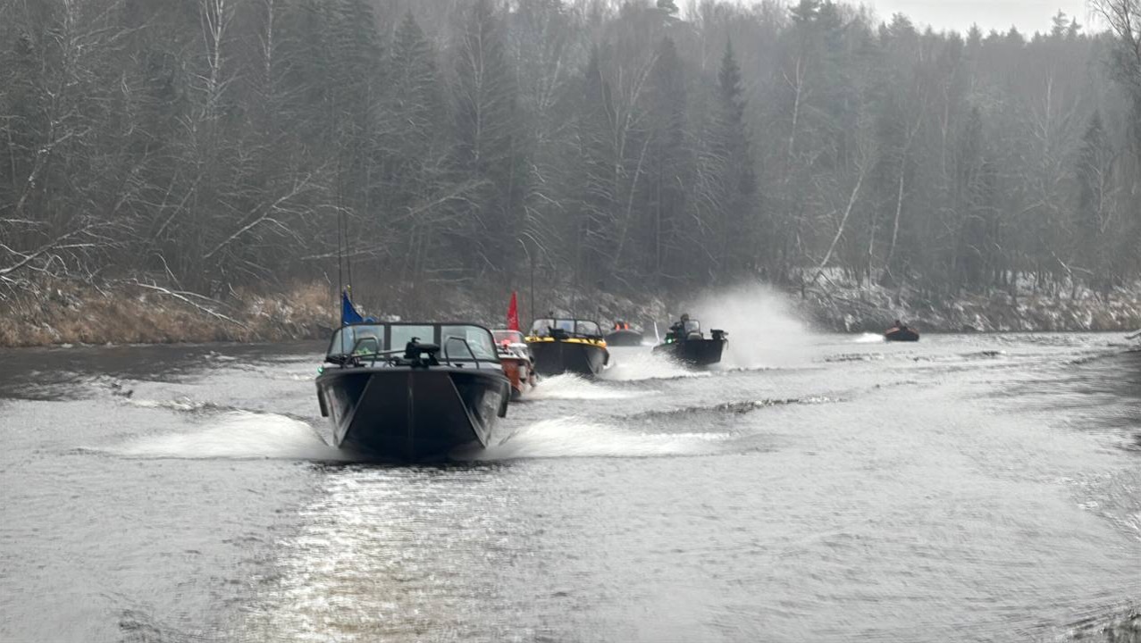 Поход на 9-ти лодках , закрытие навигации 2025 , плотина р.Медведица