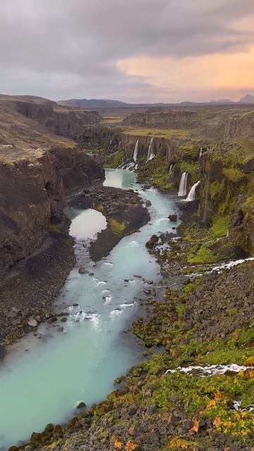 Каньон Сигёльдуглюфур, или «Долина слёз», в Исландии