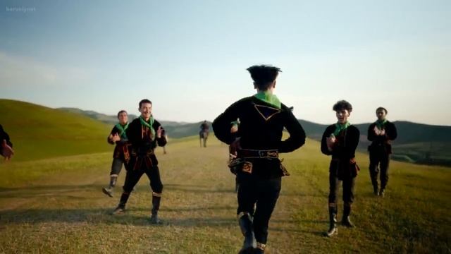 Gulinur & Boburbek Arapbaev - Osmonda Qushlar Uchadi (Премьера клипа 2024)