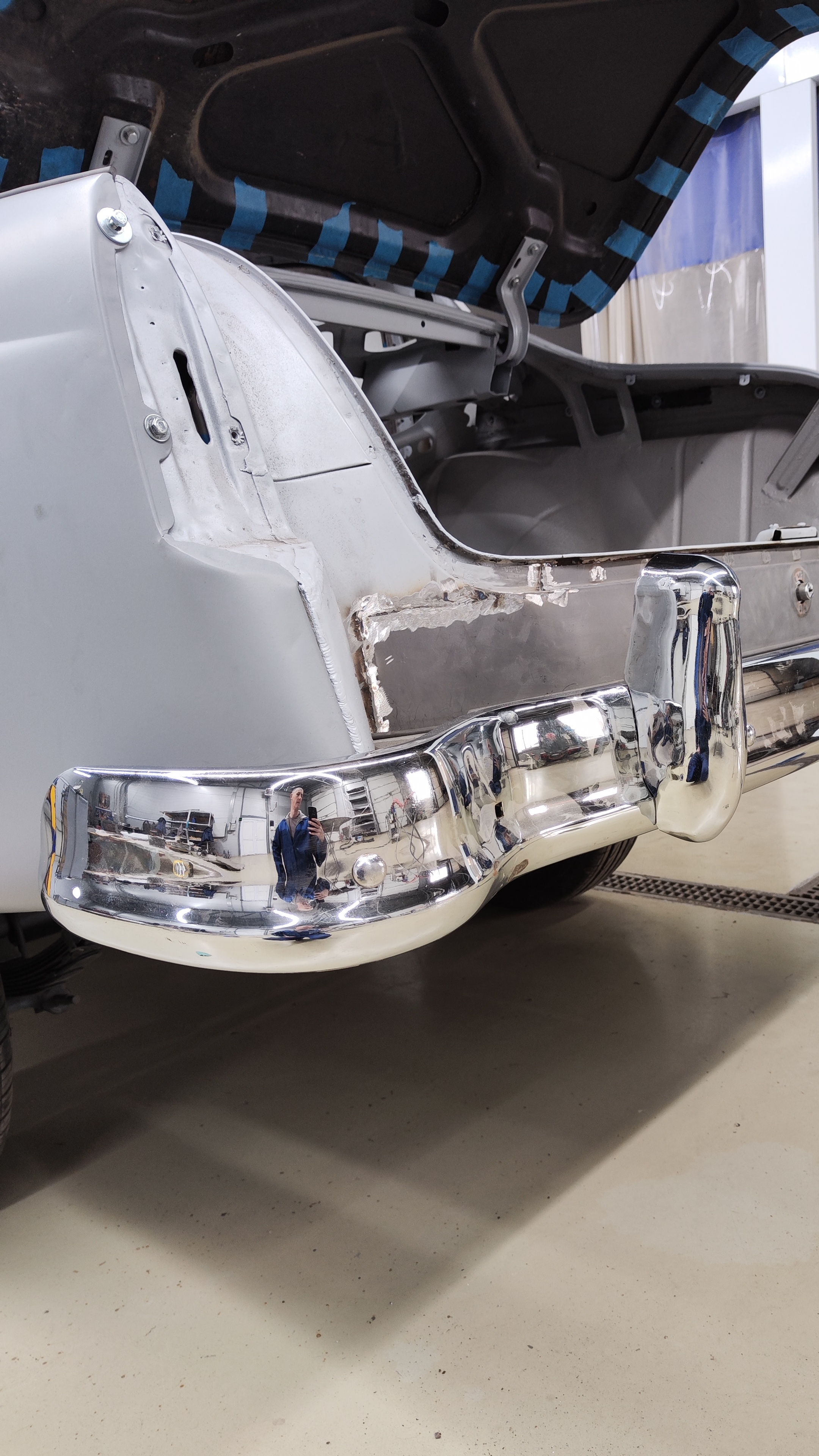 Оригинальный задний бампер стоимостью 150 000р