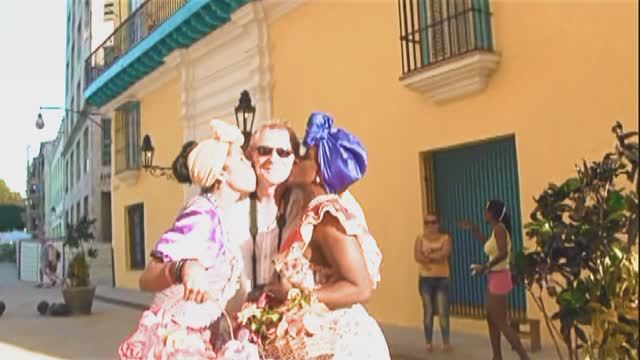 Дядя Боря на прогулке по Гаване и в гостях у закрусчика рекордсмена мира гаванских сигар .