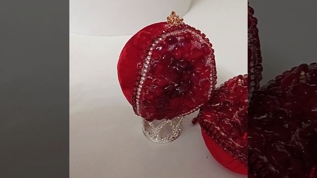 Набор бархатных ёлочных игрушек ручной работы.