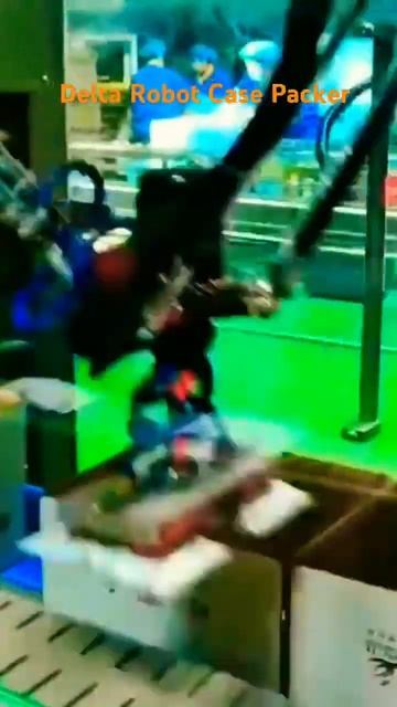 Выгрузка пакетов с молоком в гофротару