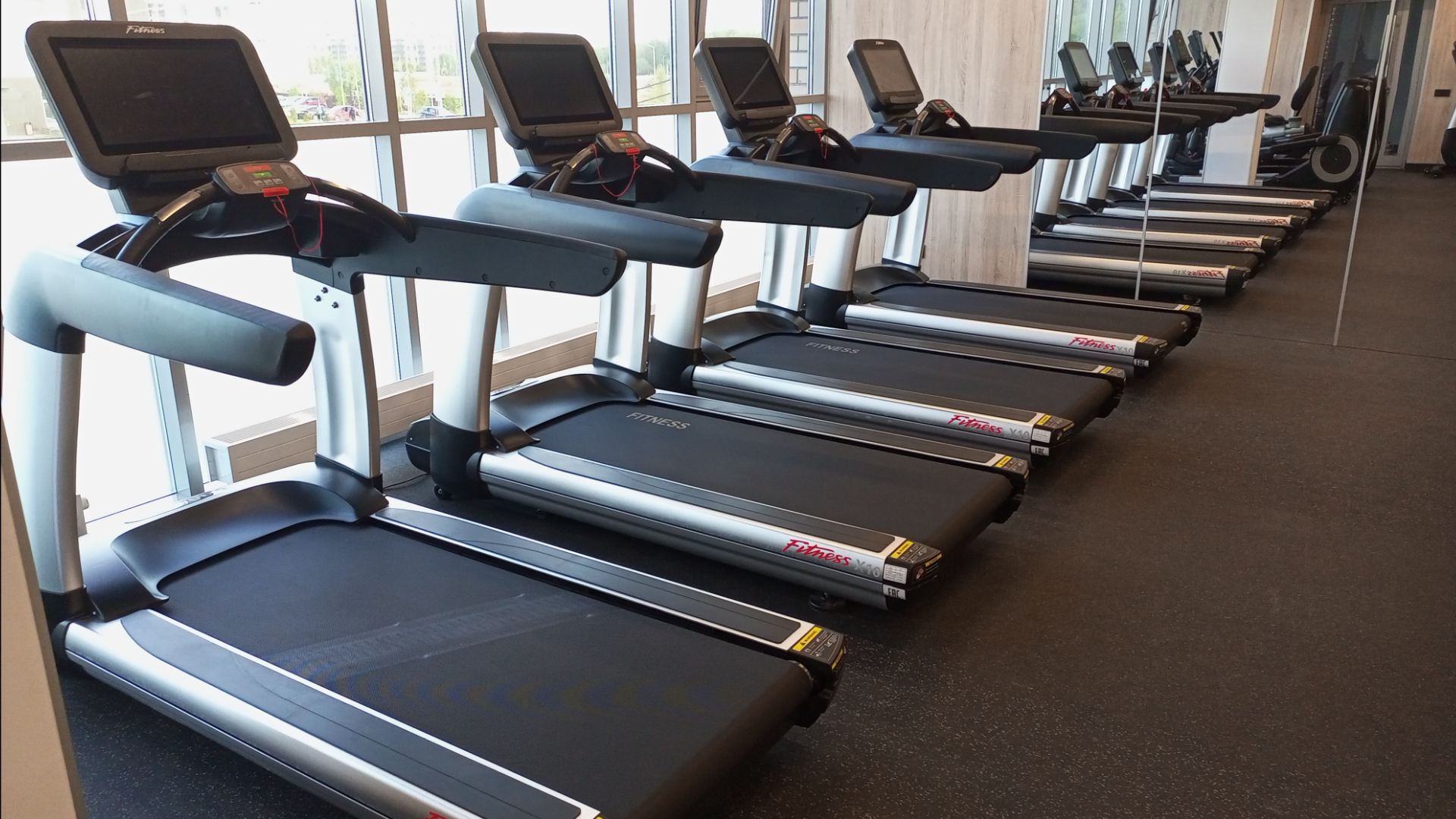 Компектация тренажерного зала в теннисном клубе 