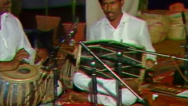1988-0105 Being Bandhamukta: A Free Personality And Evening Program Day 5, Ganapatipule India Part 2