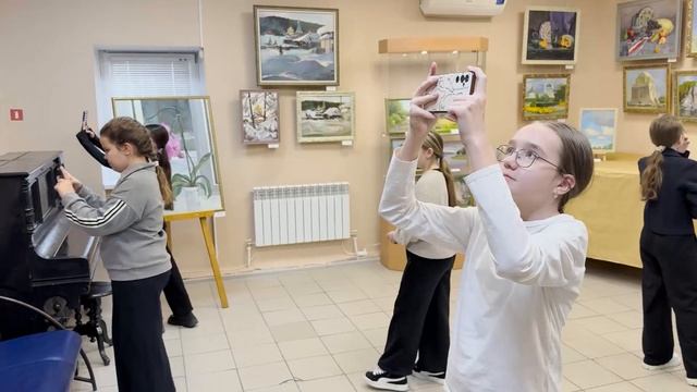 Мы на выставке «Душа и лик Природы» Инзили Ипатьевой и Равили Юсуповой