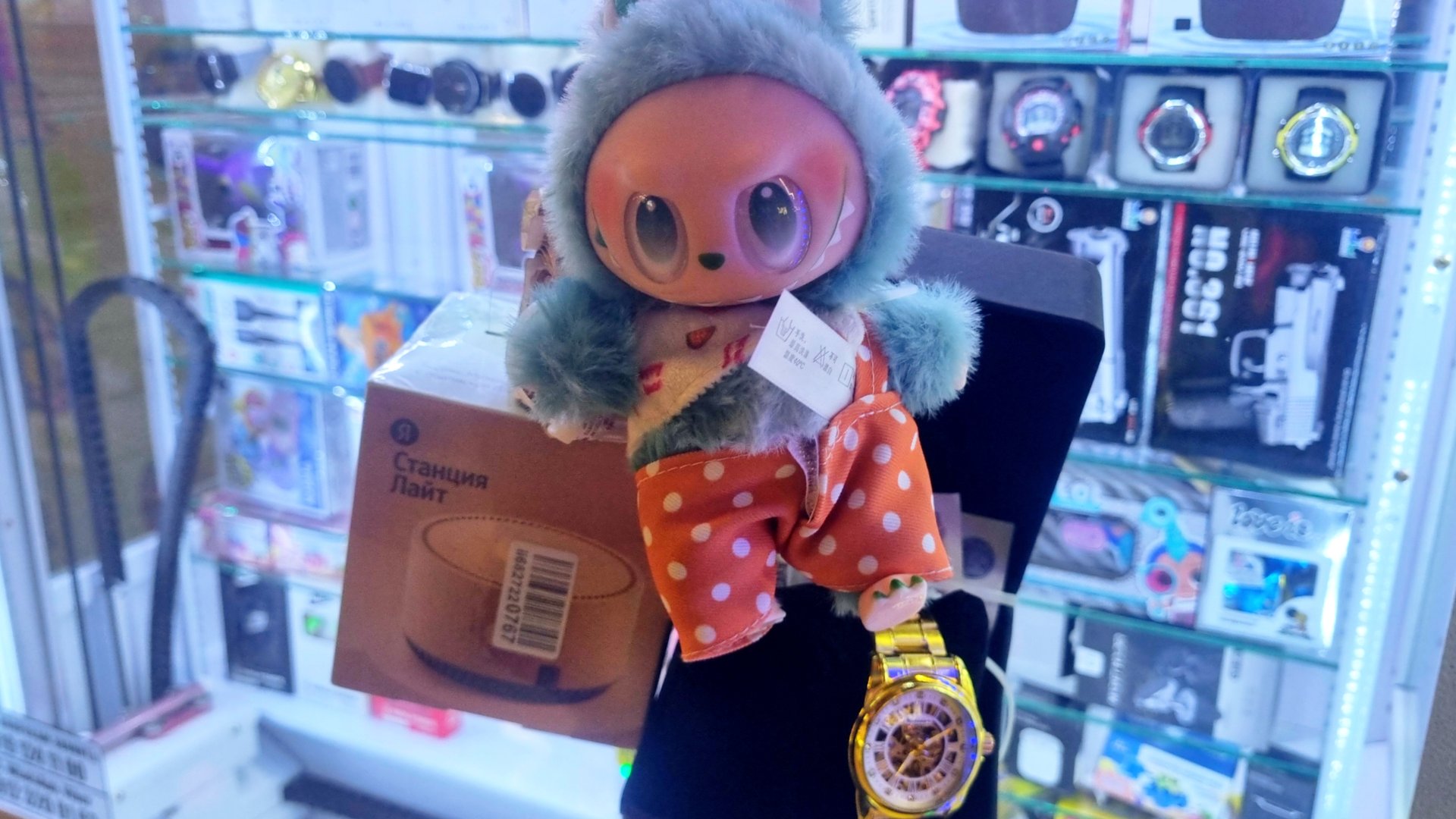 Срезал Три Нити Подряд в Призовом Аппарате Ножницы