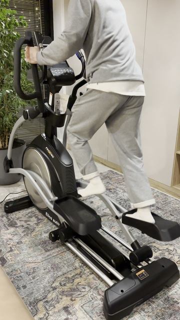 Эллиптический тренажер PROXIMA Elios Auto: идеальная биомеханика для безопасных тренировок