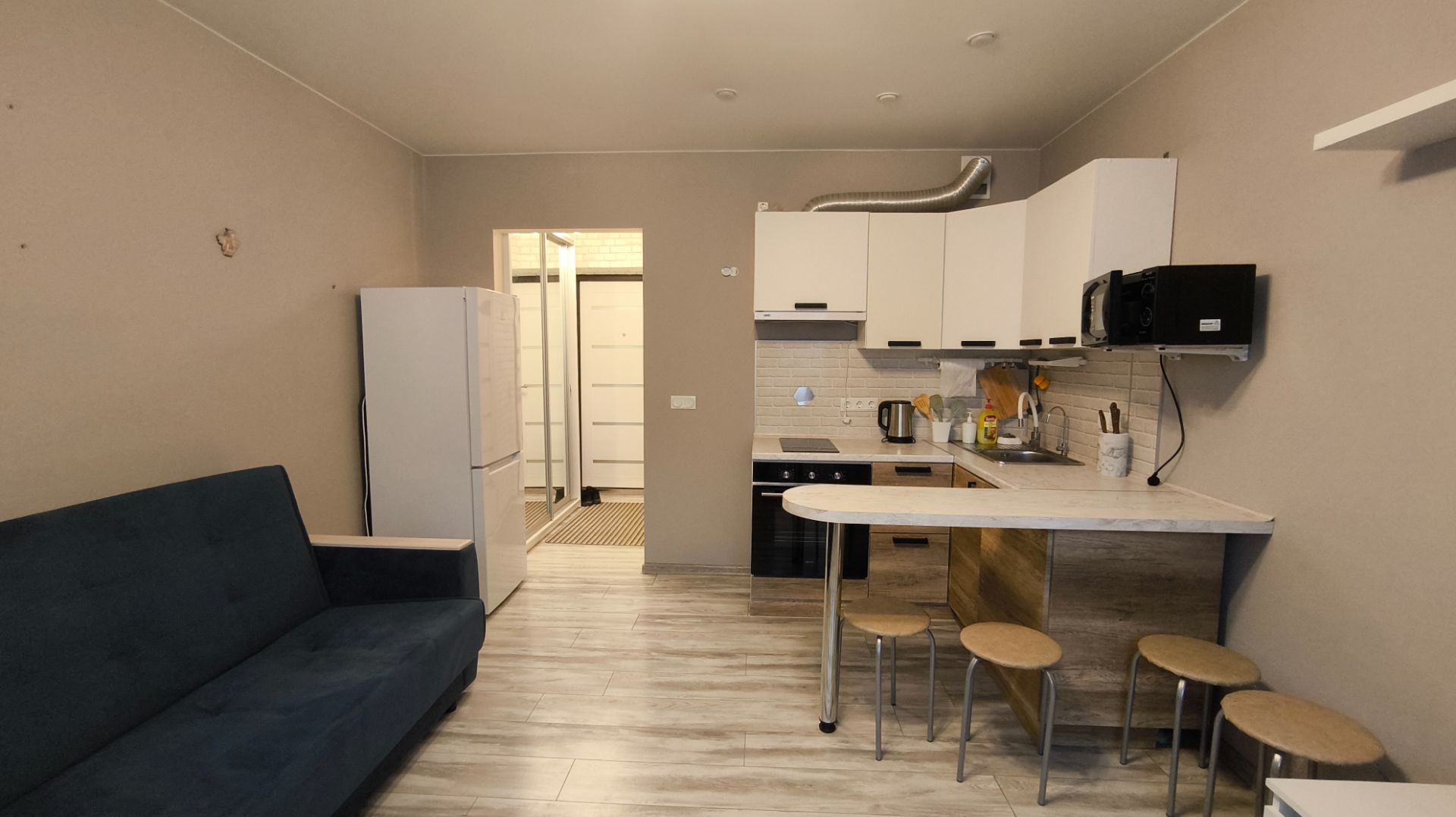 1 ком студия Одоевского 1/10