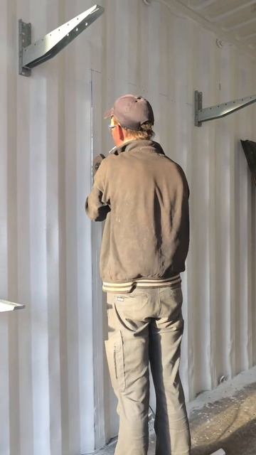 Дверь выпиливаем 😂🤘🛵