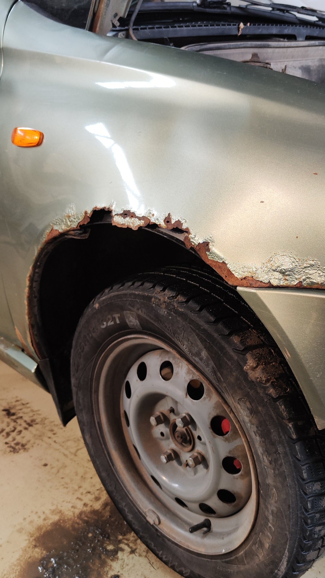 Ремонт крыла Лада Калина. Сколько стоит такой ремон?