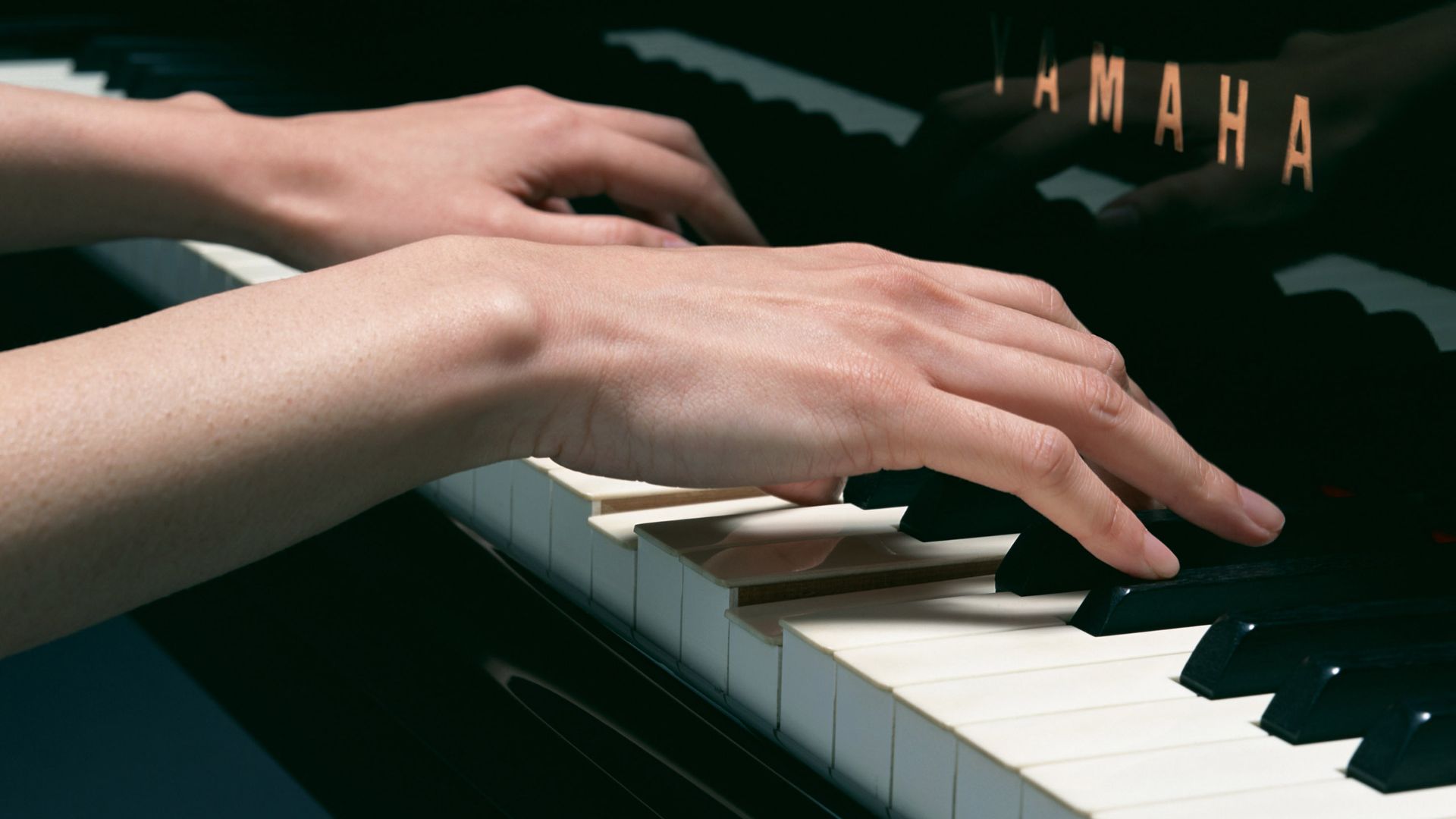 «Когда этих клавиш коснется рука»