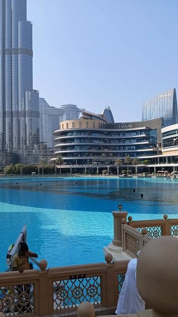 Бурдж халифа и фонтаны Дубай мол