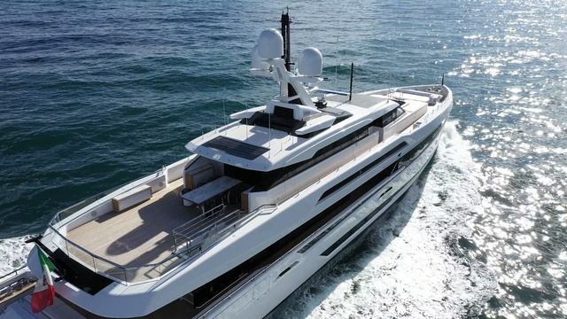 Моторная яхта Columbus Sport 50