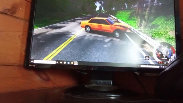 Шок машина на большой скорости 300 км/ч врезается в дерево.