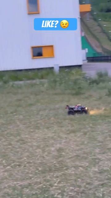 Arrma Notorious 6s bashing. Backflip. Front flip. #arrma #rccar #rc #skatepark #bashing #jump