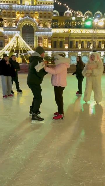 Романтика на катке Нижегородской ярмарки