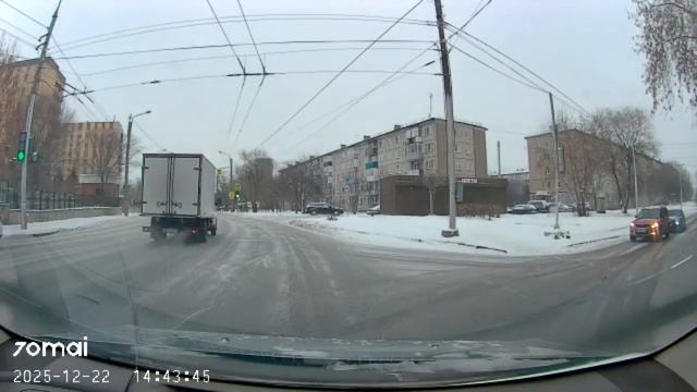 🚦 Ежедневная рубрика неработающих светофоров в Красноярске от 22.12.2025 Нам попались:  Мерцающая с
