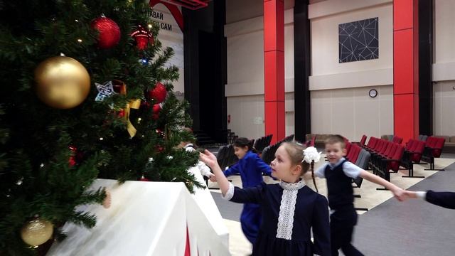 Ёлка в школе