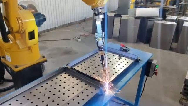 Роботизированная ячейка сварки на базе робота Turin TKB2030