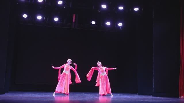 Персидский танец, Студия танца 