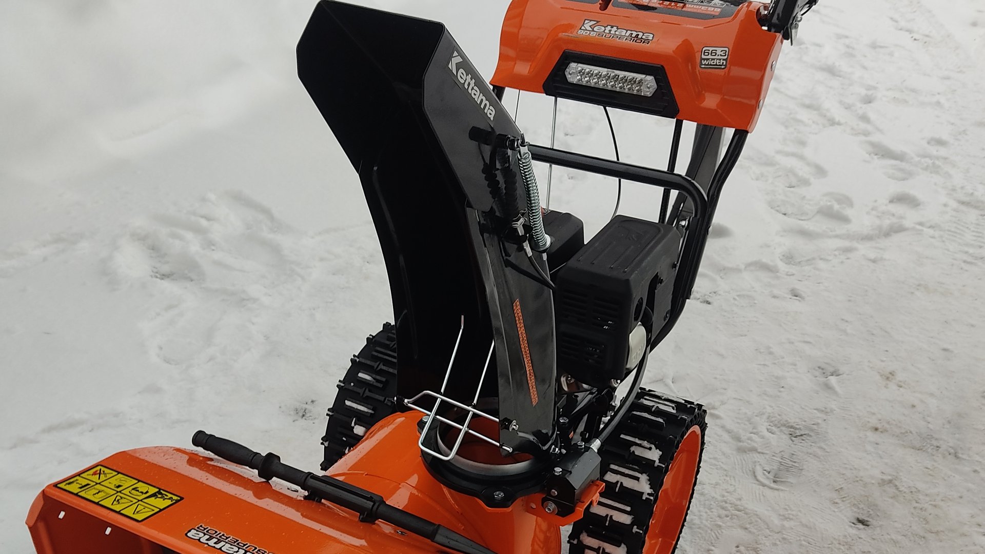 Снегоуборочник Kettama 90S в работе с мокрым снегом