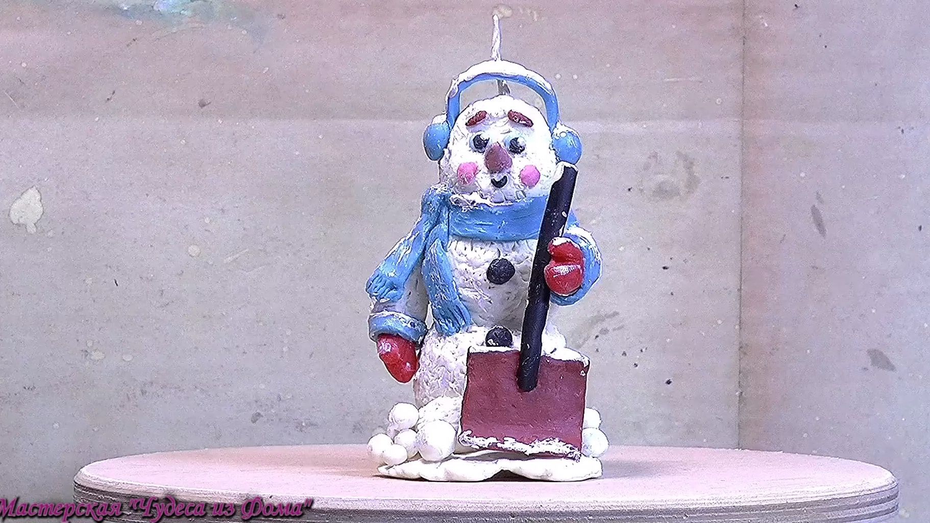 Снеговик свечка из воска