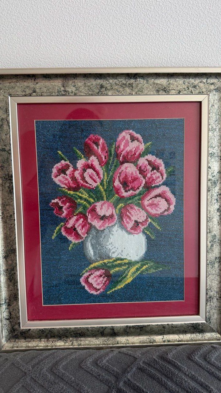 Картина «Тюльпаны в вазе» – энергия гармонии, счастья и легкости