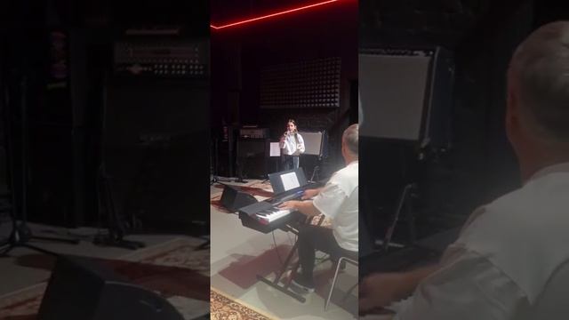 Урок вокала с концертмейстером